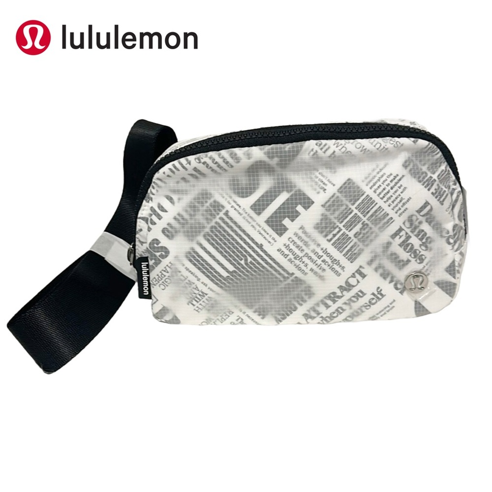 73 | Lululemon Everywhere Belt Bag 1L Manifesto Print